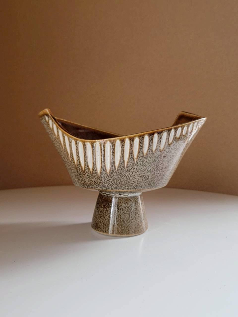 Olive Pedestal