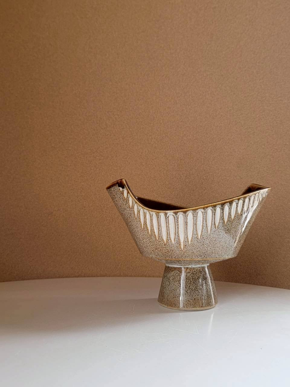 Olive Pedestal