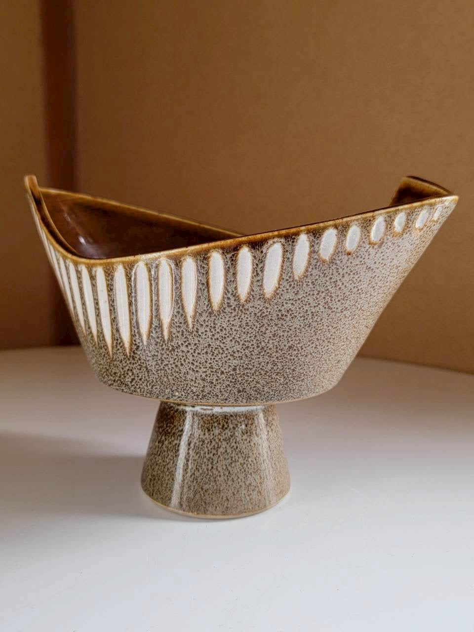 Olive Pedestal