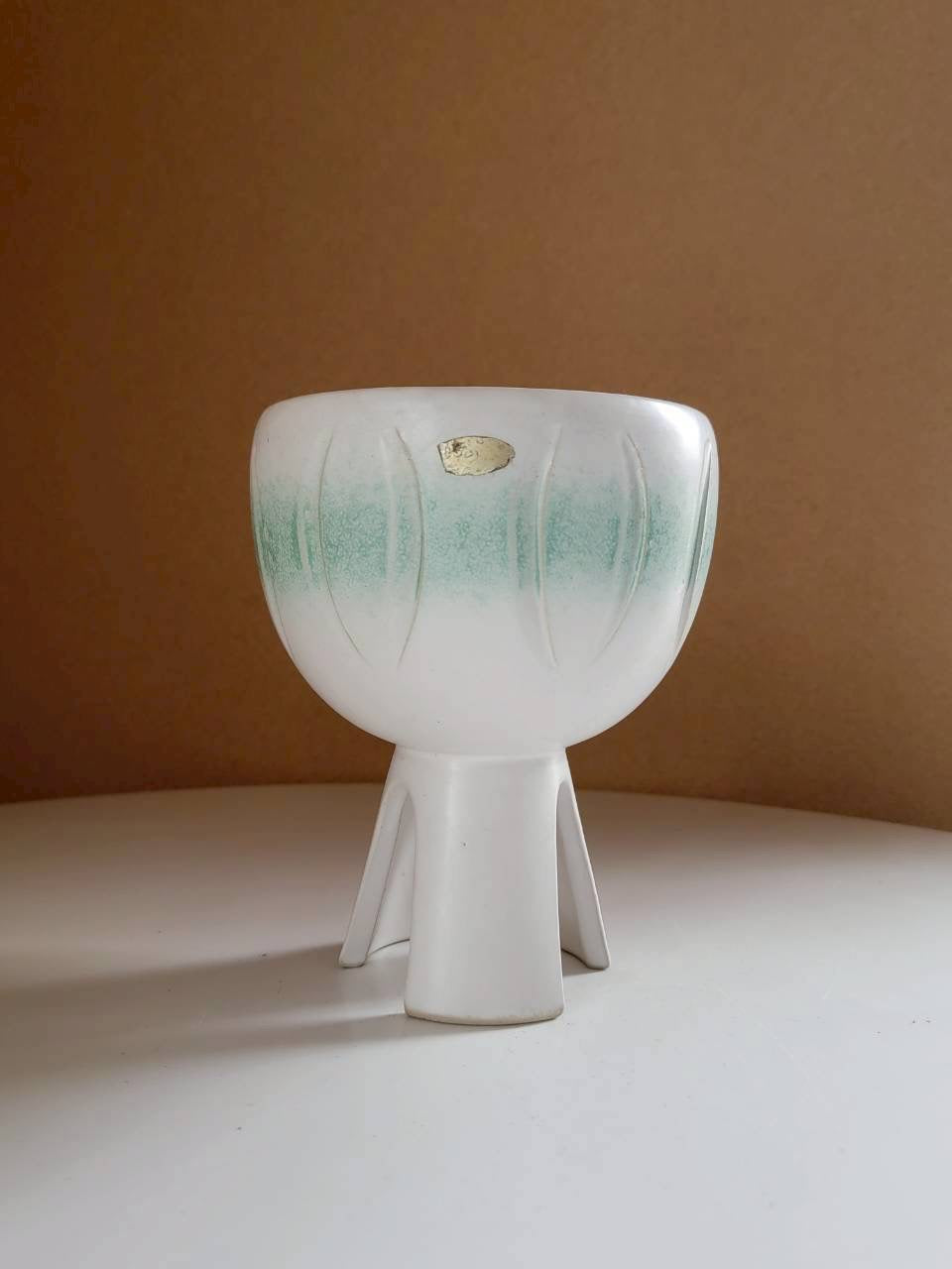 White Pedestal Tripod